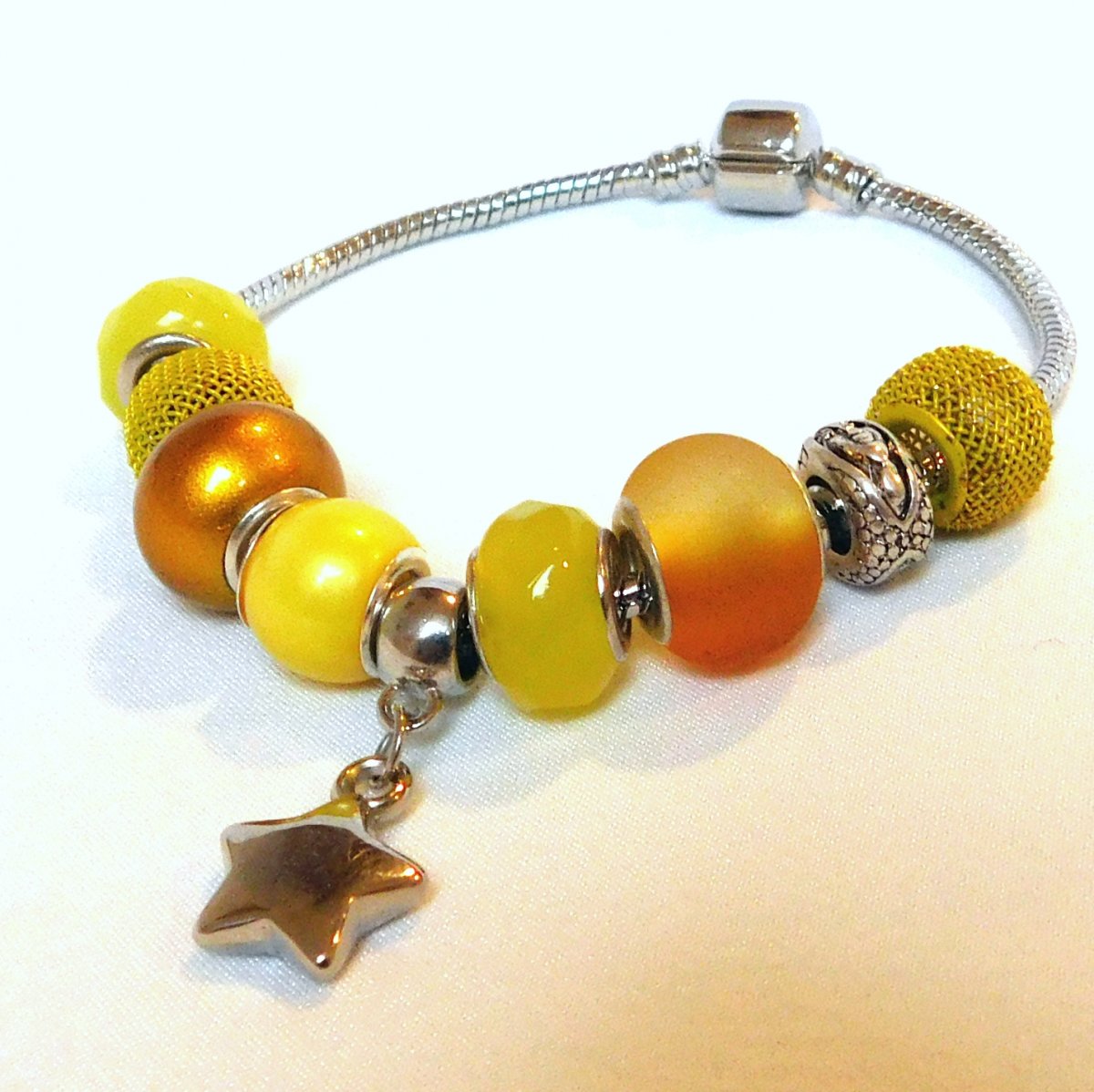 The star is shining - náramek z vinutých perel