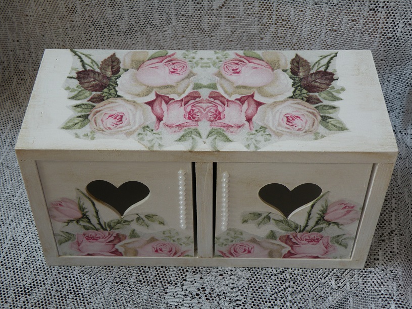 Dřevěná minikomodka romantická vintage roses