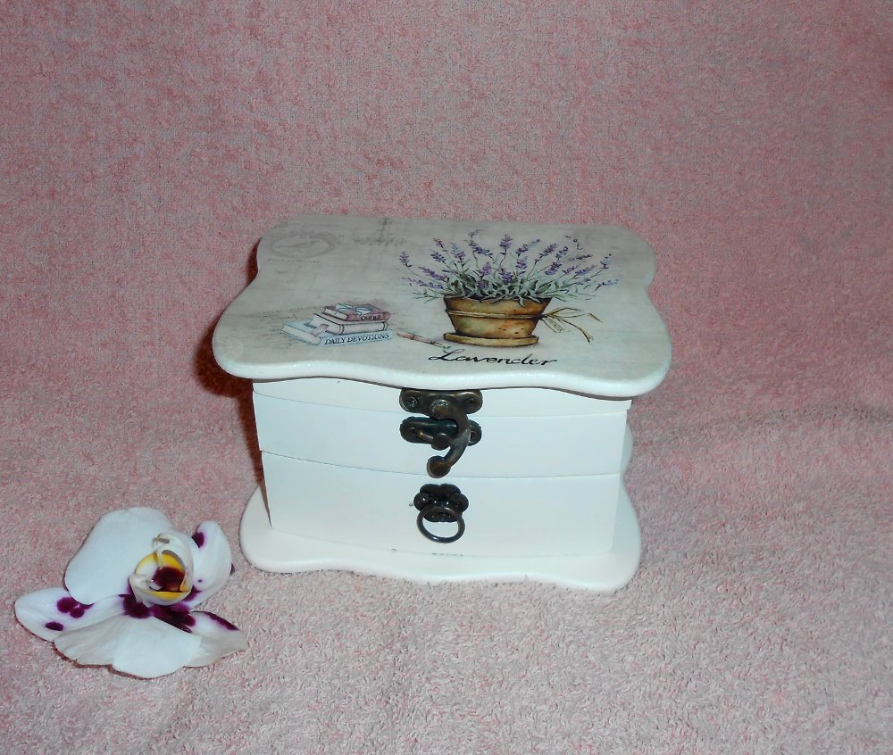 Levandulová šperkovnice