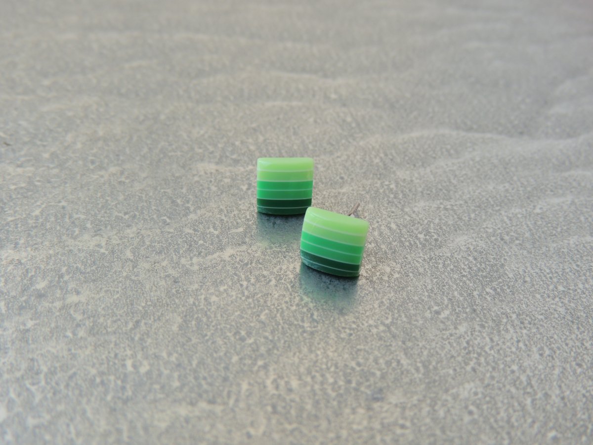 Samé proužky, puzetky