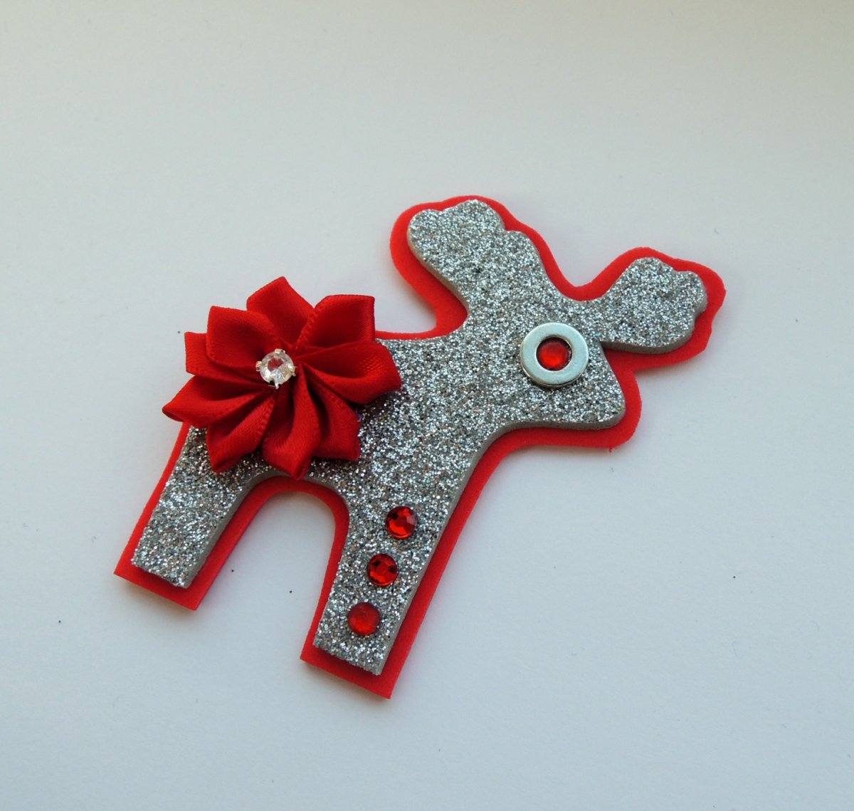 sobí brož třpytivá