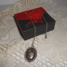 Princeznina krabička na tajnosti (černo-červená)
