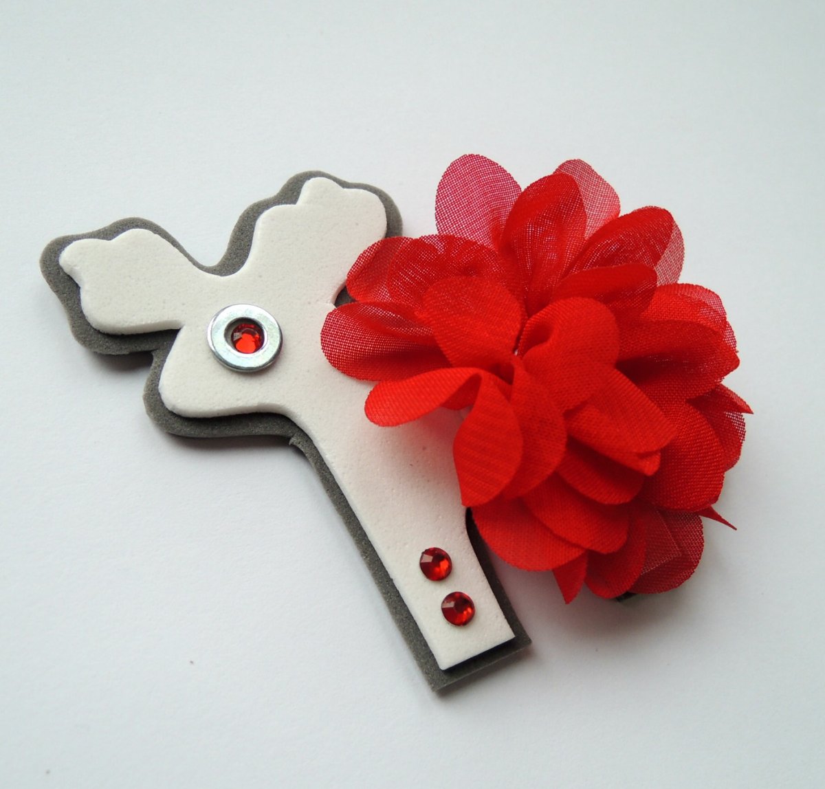 sobí brož s velkým květem