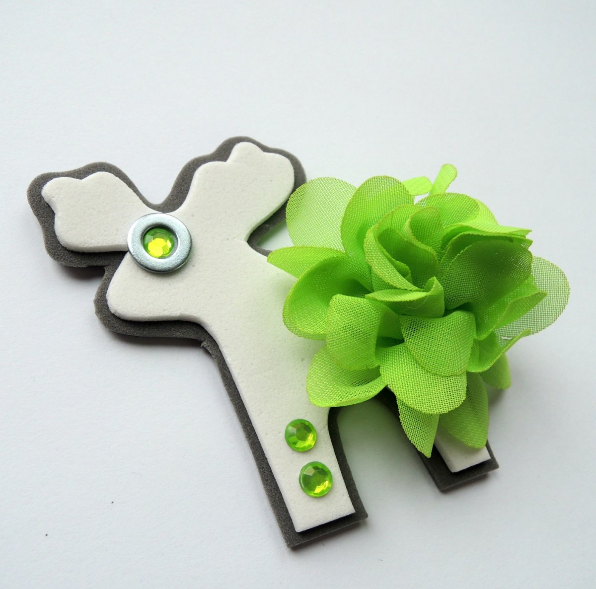 sobí brož s velkým květem