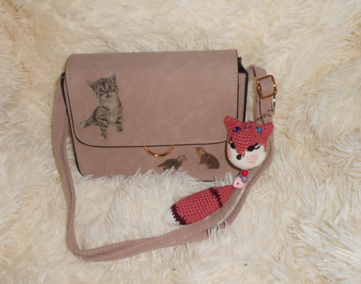 Dívčí kabelka - kočičky + háčkovaný přívěsek