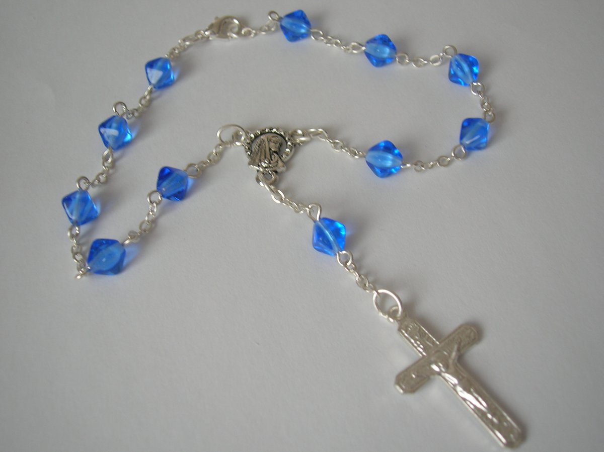 Růženec do auta, desátek světlémodrý