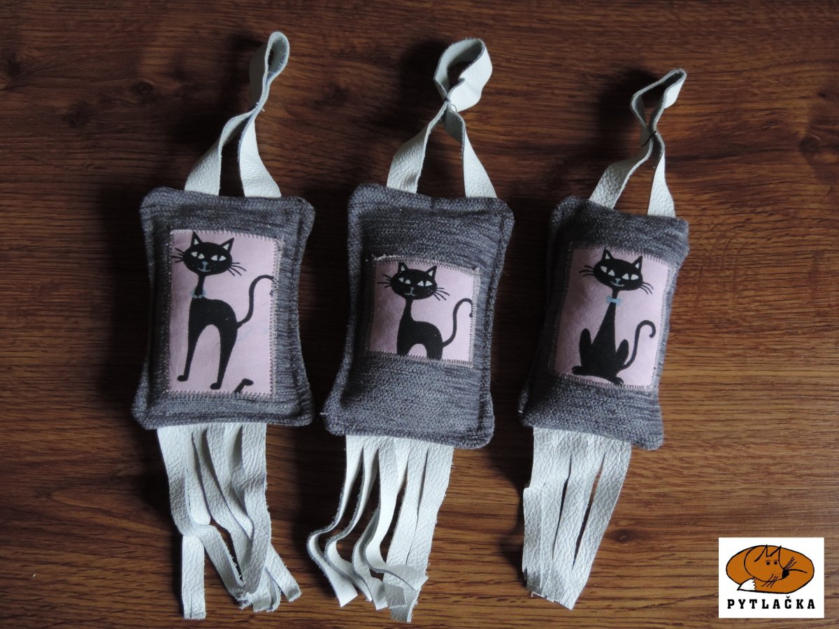 HRAČKA PRO KOCOURKA