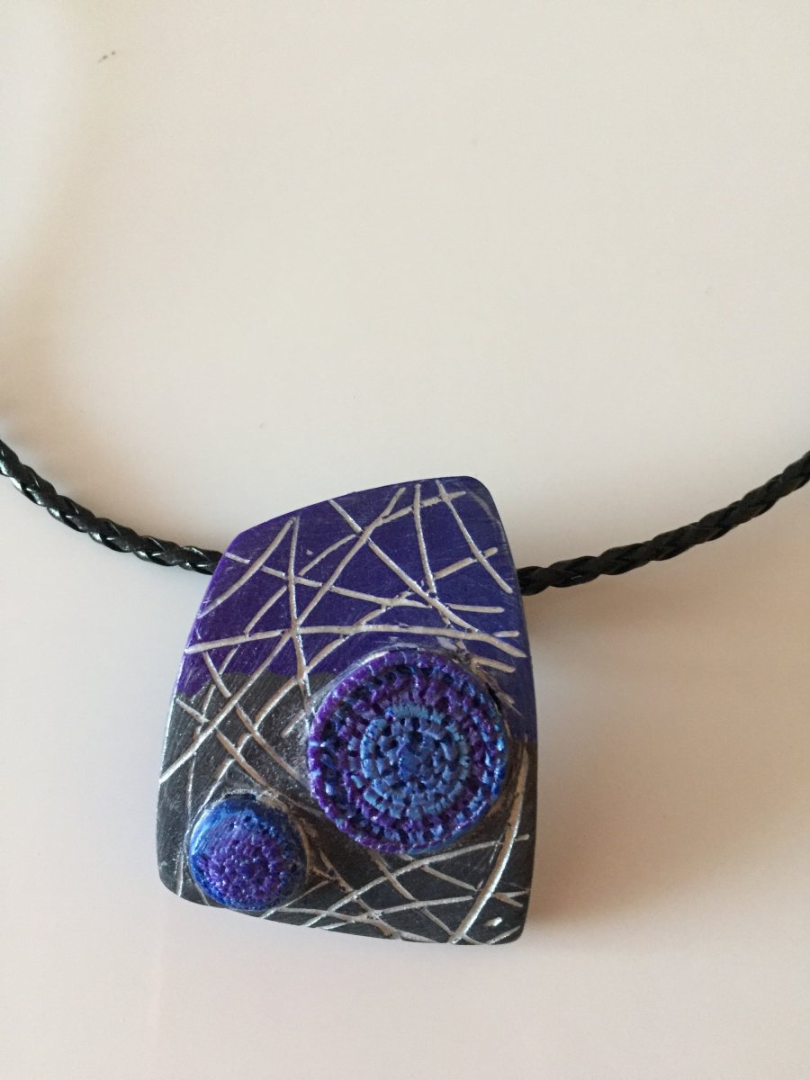Náhrdelník modrý s tóny fialové 