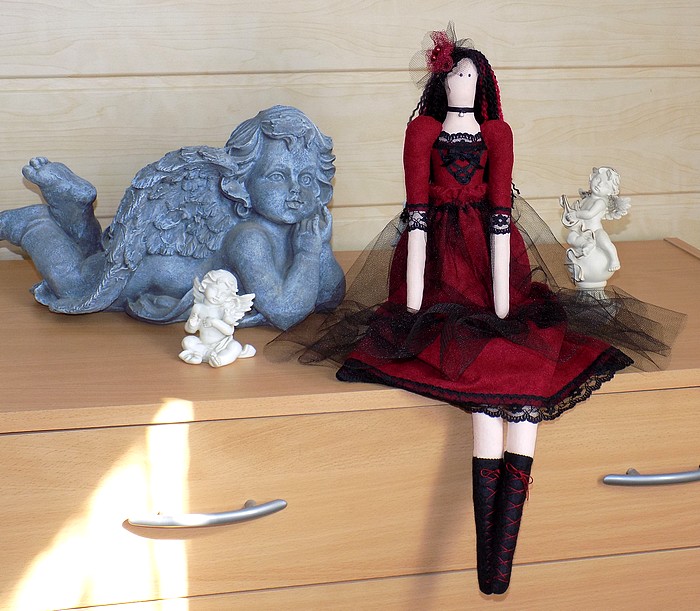 Panenka k dekoraci v gothic viktoriánském stylu