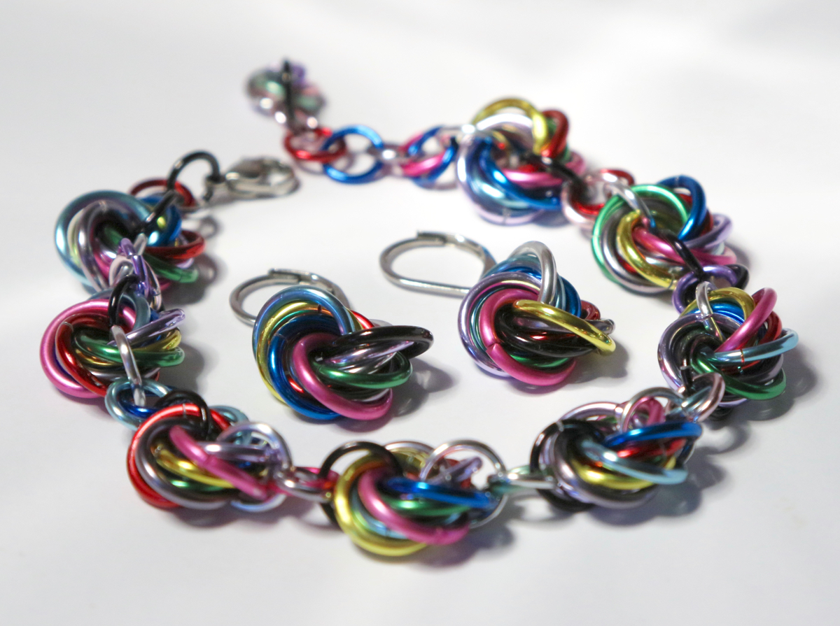 Náramek zamotané uzlíky ve stylu Desigual