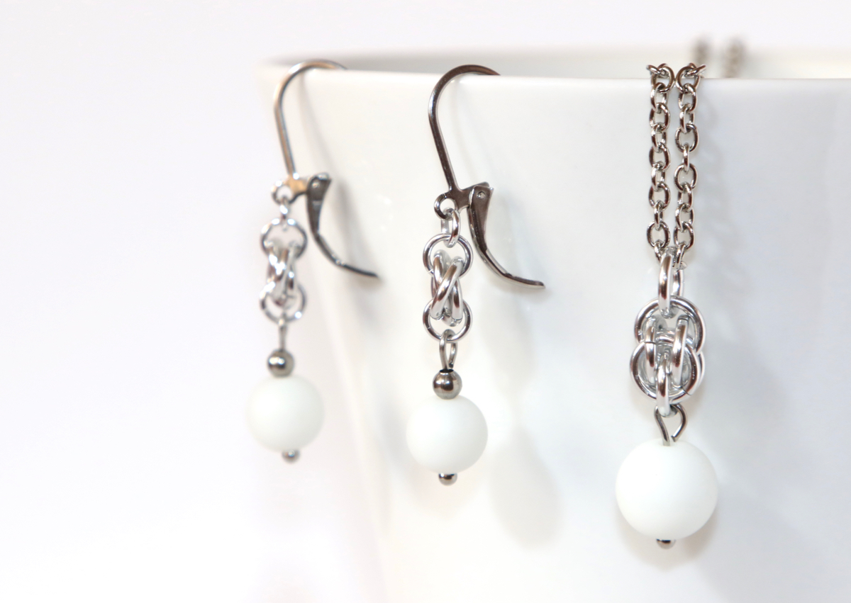 Bílé onyxy - naušnice