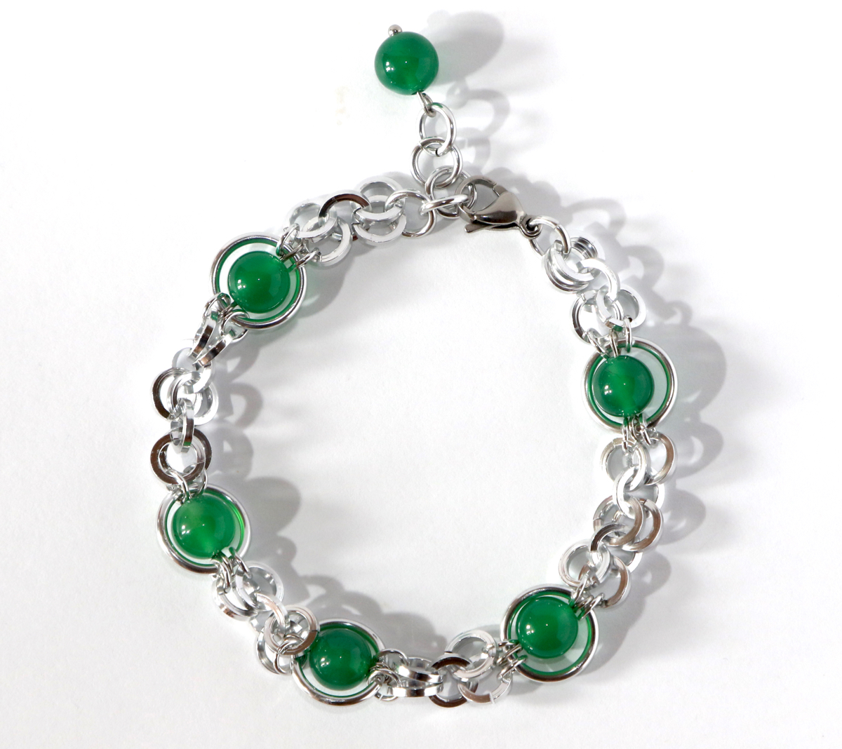 Smaragdové acháty - náramek
