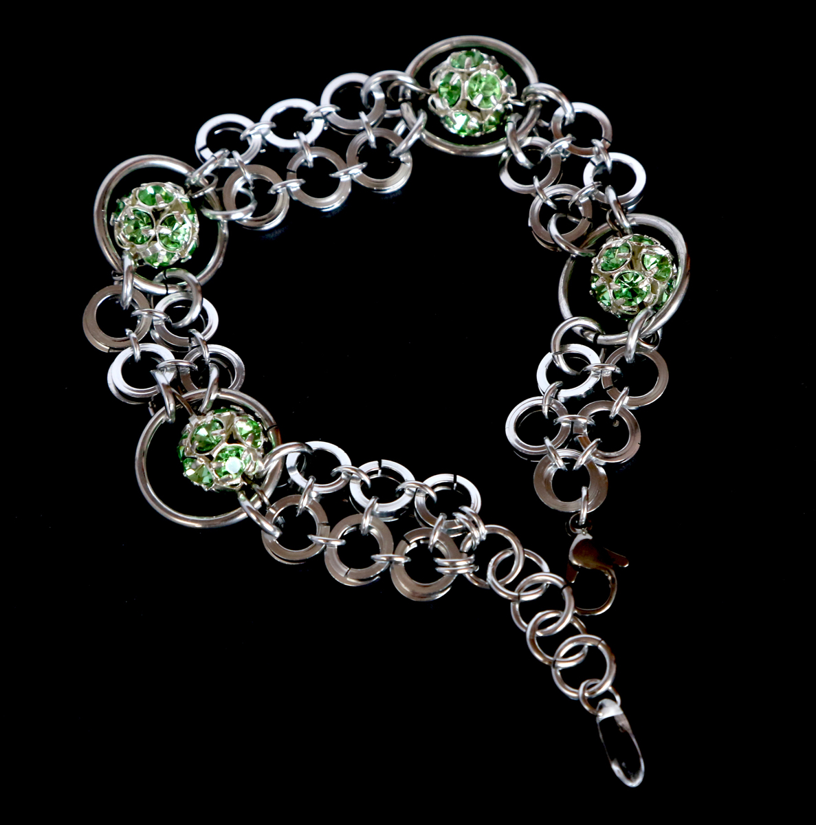 Jiskřivý parádník v zeleném