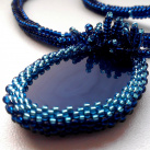 Šitý náhrdelník: Modré pleso (dárkové balení)