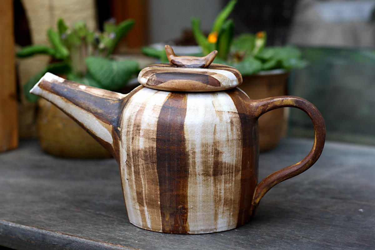 konvička v proužku