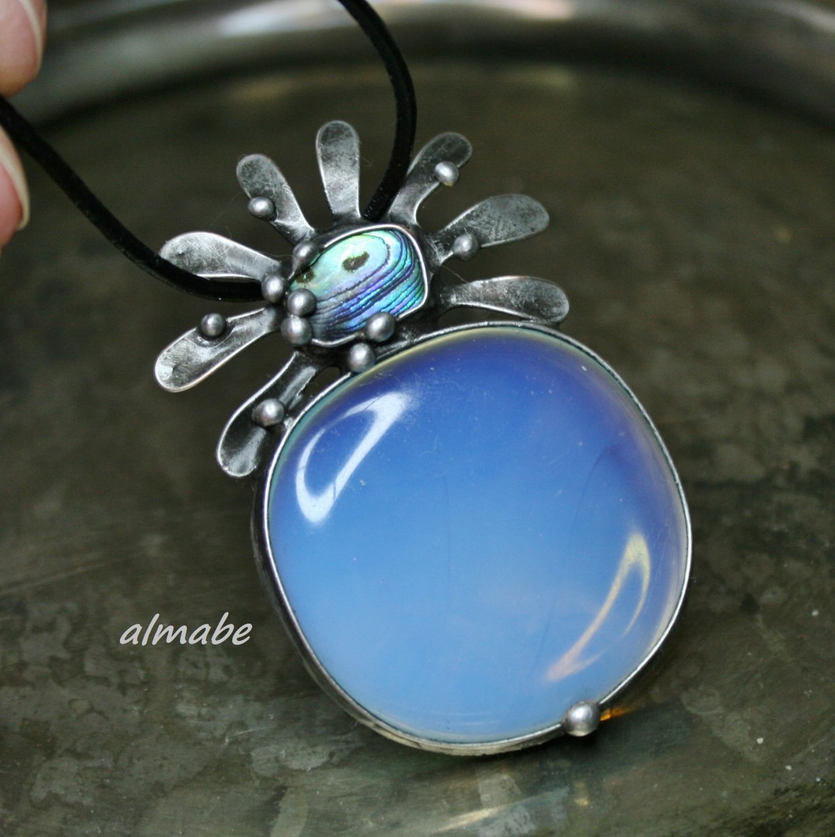 Něžný dotek (opalit, Paua mušle)  