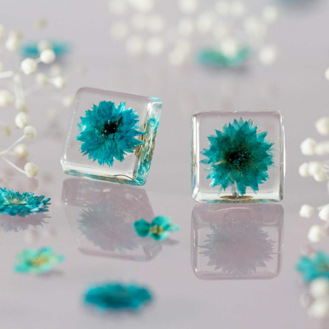 Lahodně mátové náušnice s pravými květy