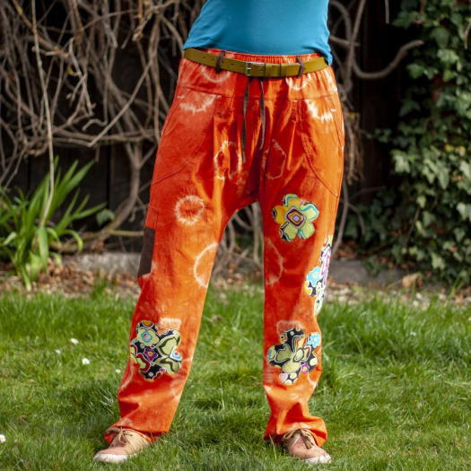 Kalhoty baggy oranžová batika