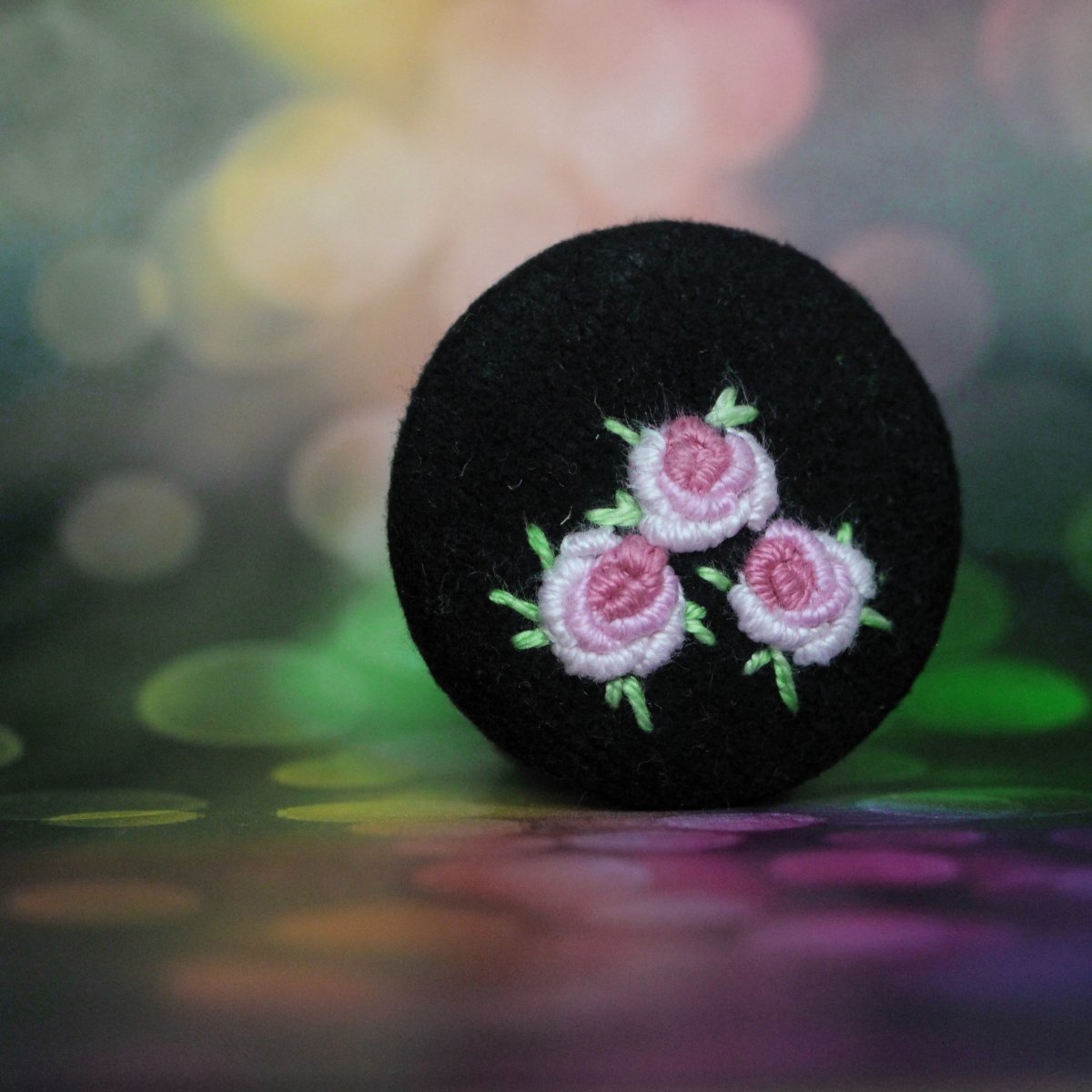 Brož nebo knoflík, "Tři sudičky"