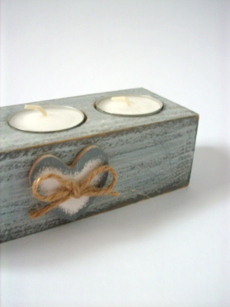 Dřevěný svícen... no.498