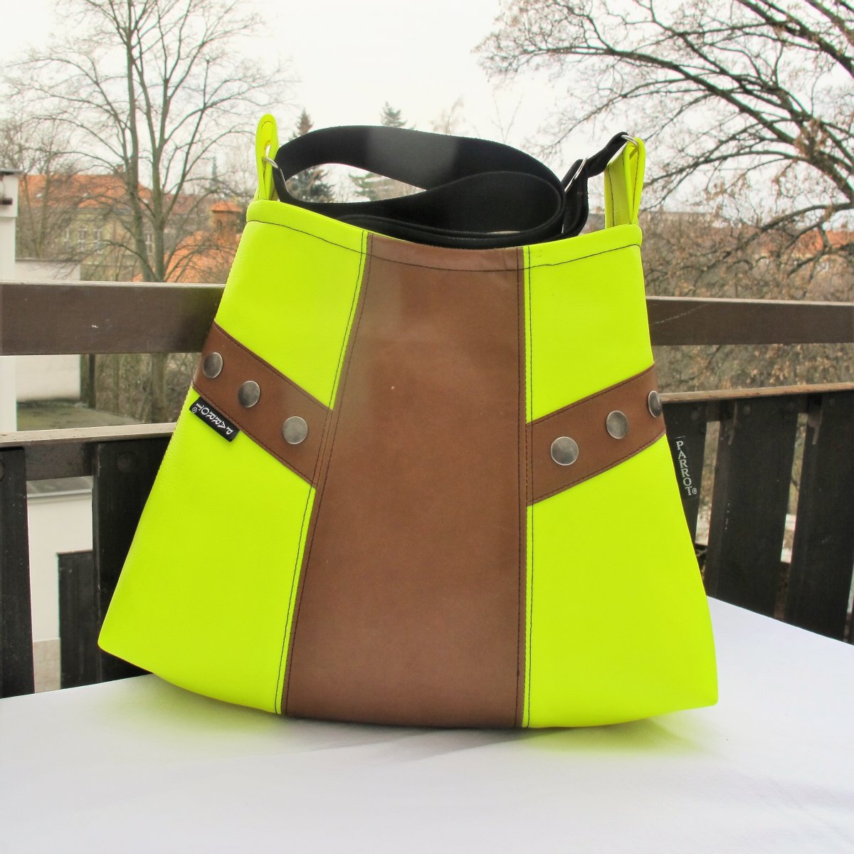 WILD * NEON * LITTLE * BAG * YELLOW * PARROT®