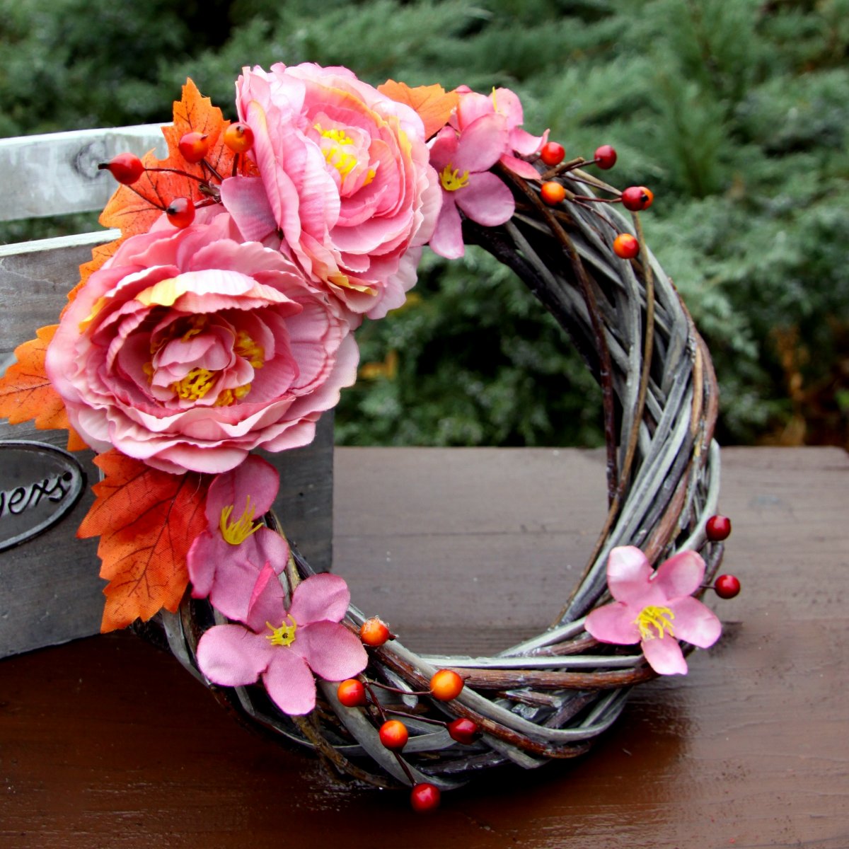 Věnec na dveře starorůžový