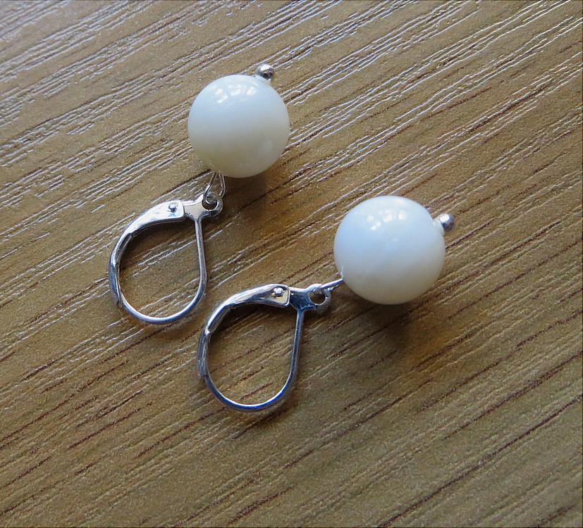 Náušnice s bílým achátem NEREZ     (NA0335)