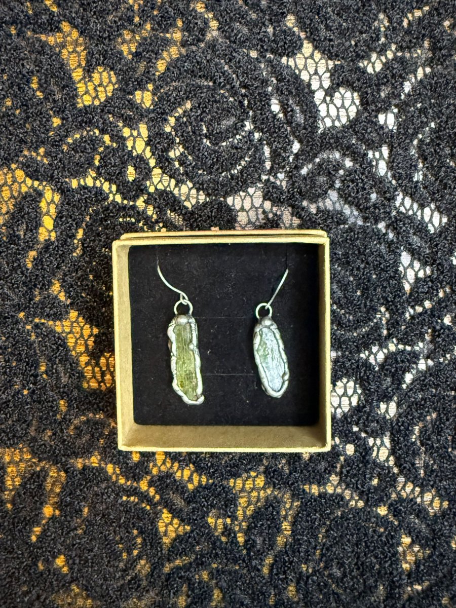 KYANIT zelený náušnice