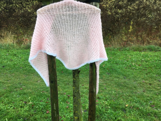 ROMANTICKÝ ŠÁTEK Z ANGORY