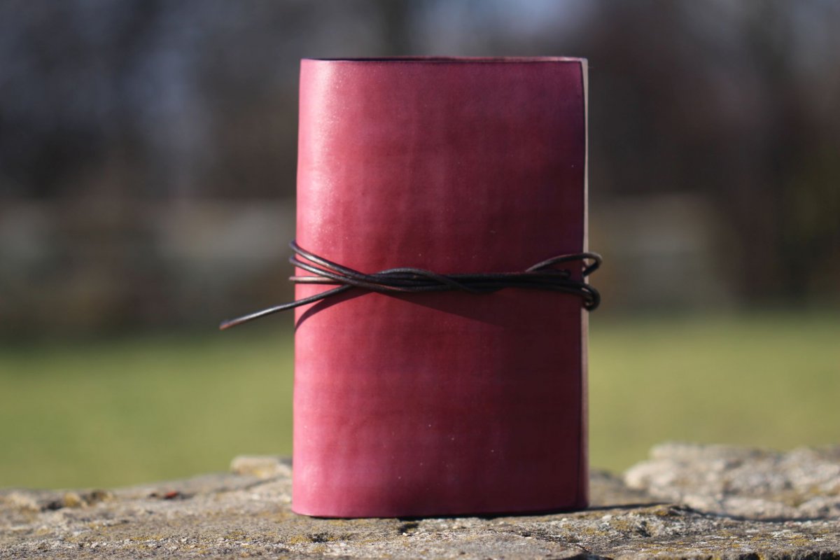 Vínový deník z hovězí kůže