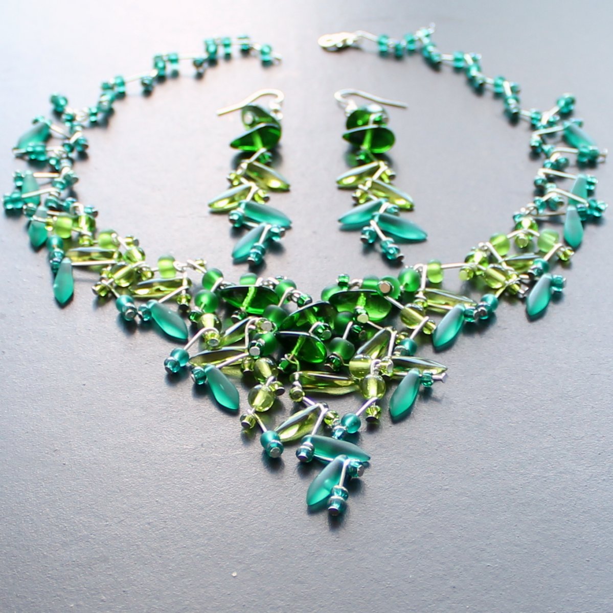 EXAKTNÍ SYNTÉZA ZELENÉ