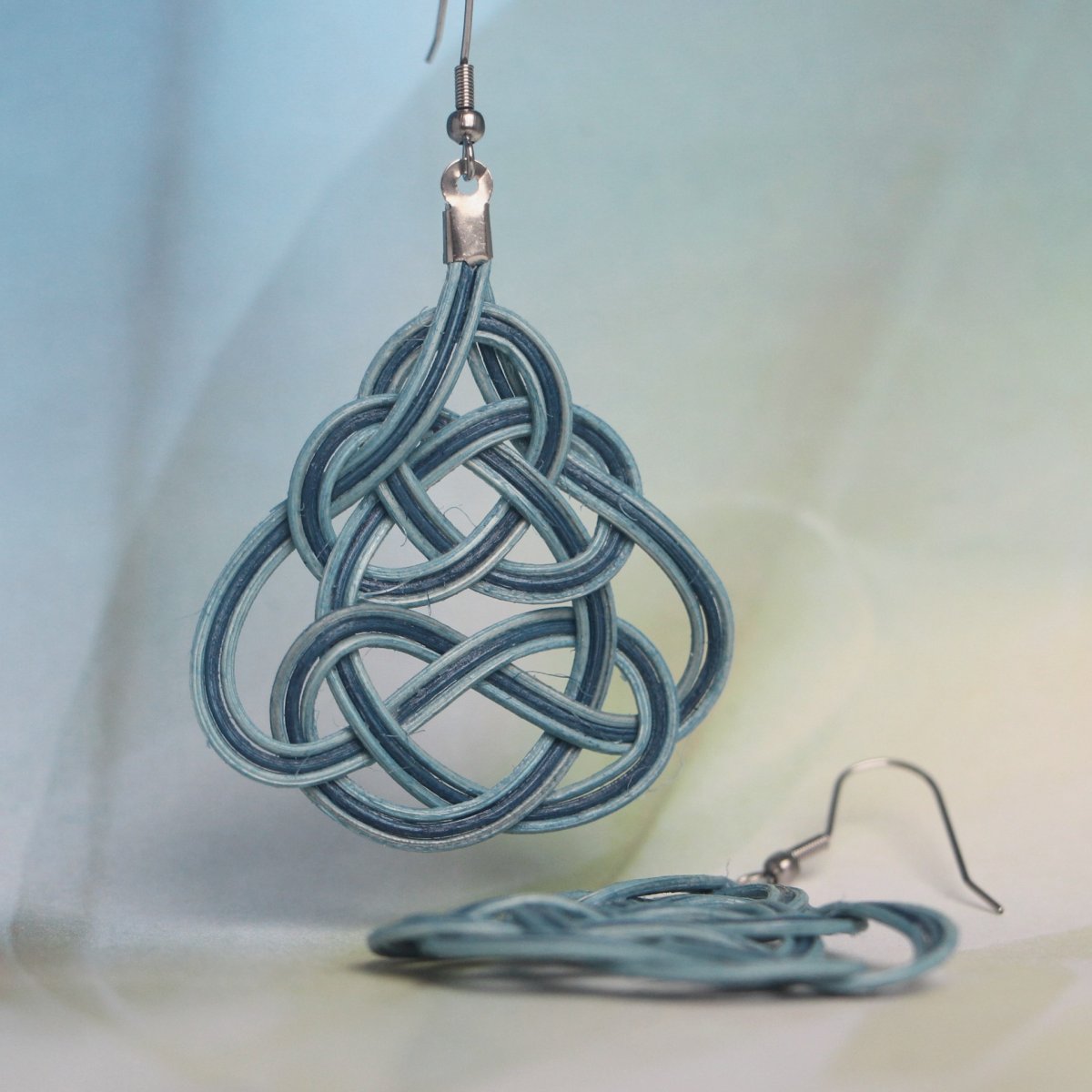 Propletené modré I.