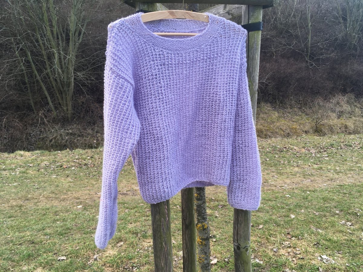 JARNÍ, ALE HLAVNĚ SVATEBNÍ SVETR