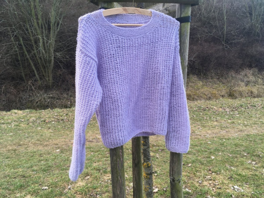 JARNÍ, ALE HLAVNĚ SVATEBNÍ SVETR