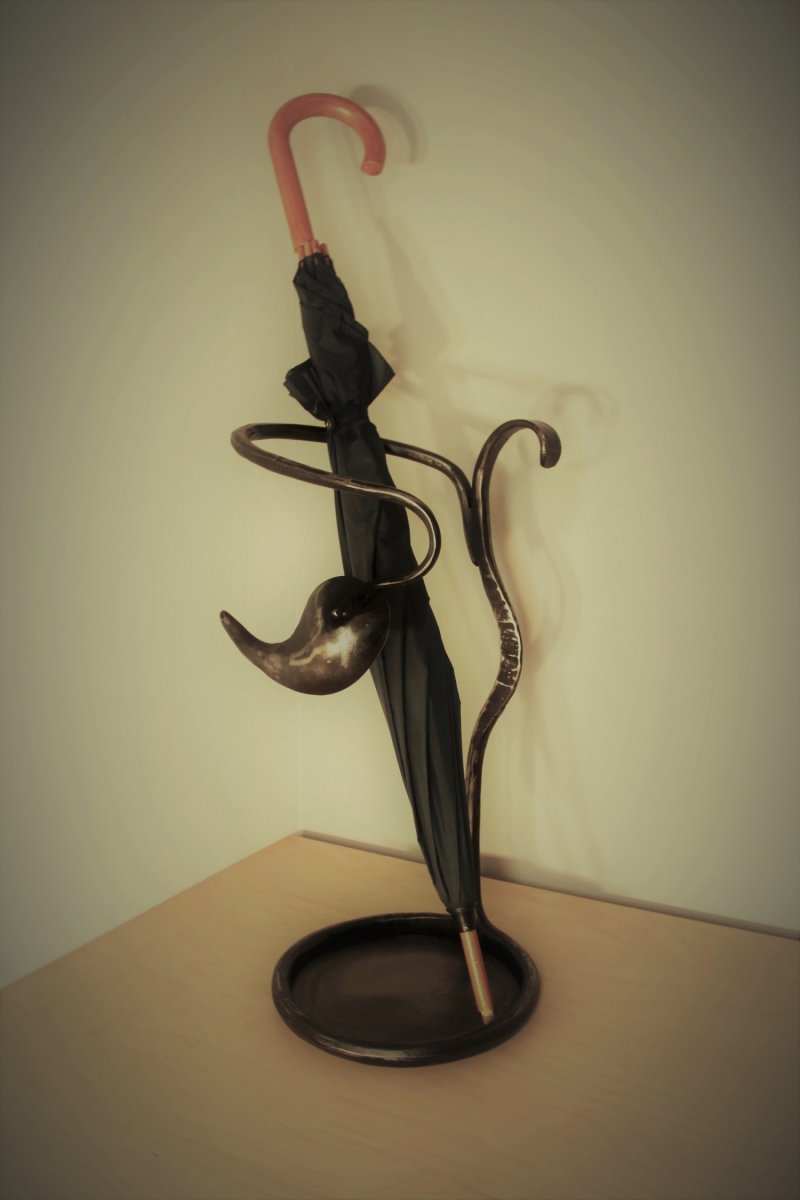 KOVANÝ STOJAN NA DEŠTNÍKY 