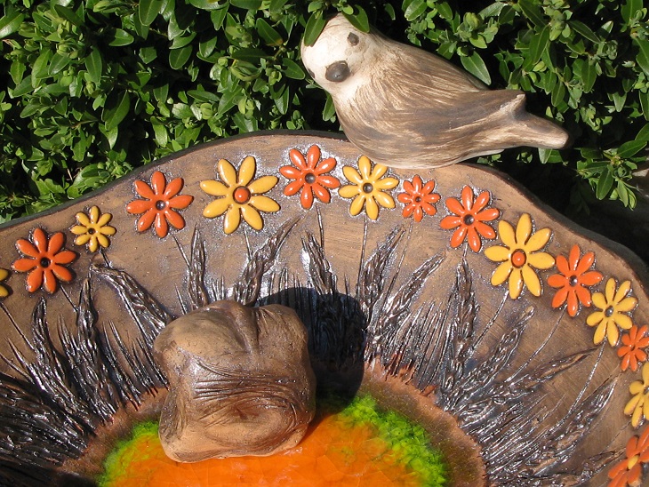 Mísa nebo zahradní pítko