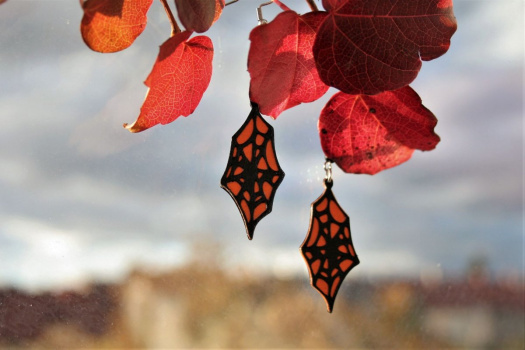 Vrstvené náušnice Halloween pavučina