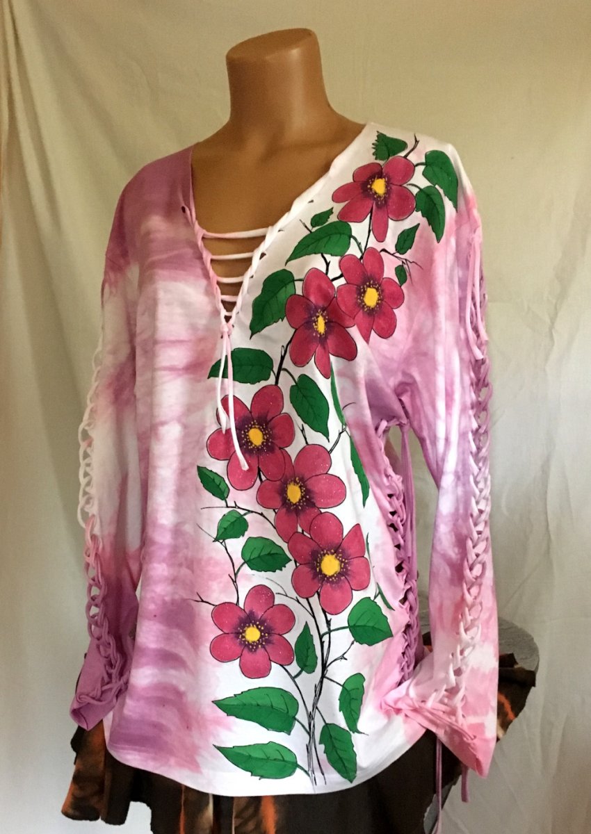 Růžové prostříhané tričko s květy