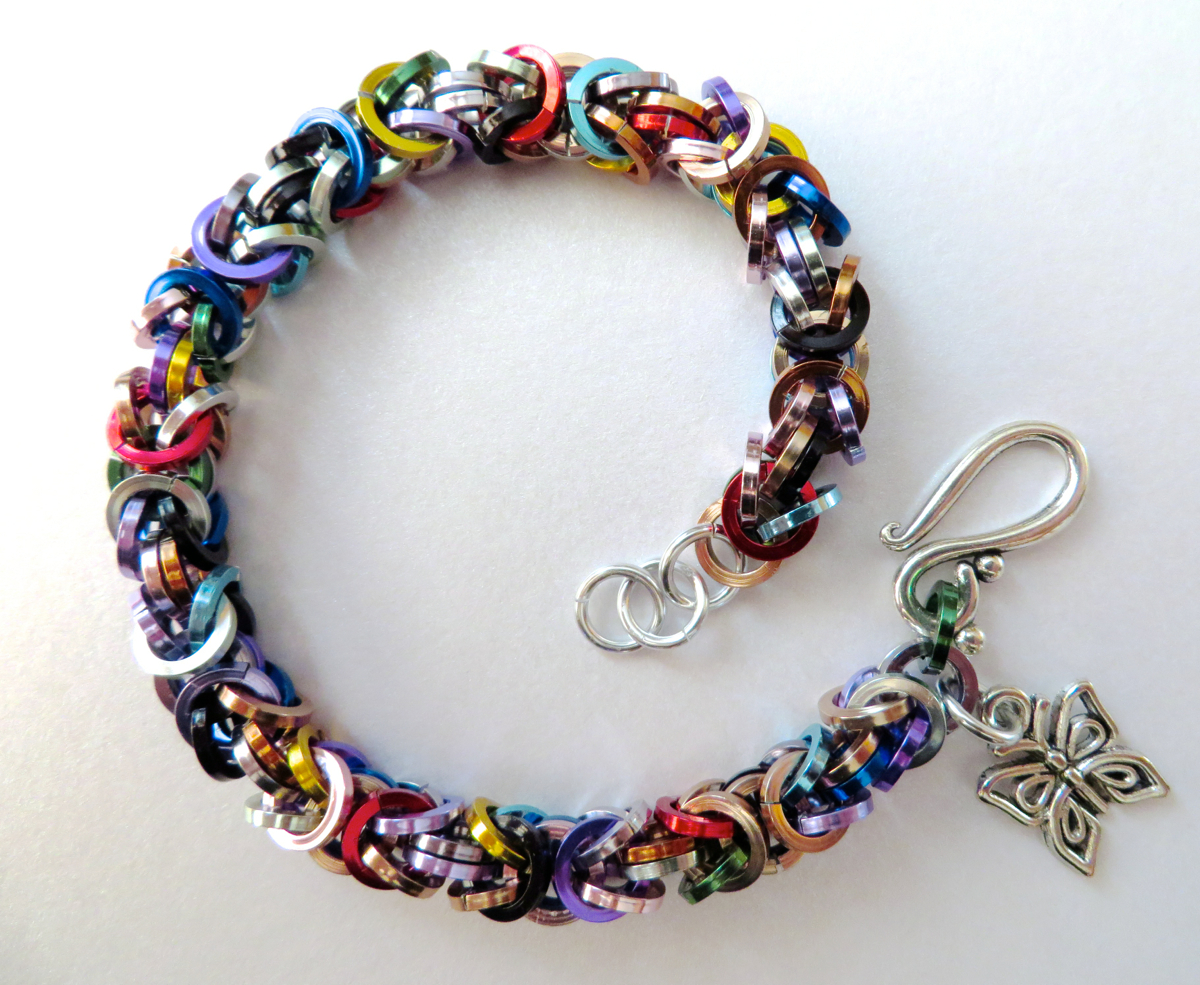 Náramek ve stylu Desigual