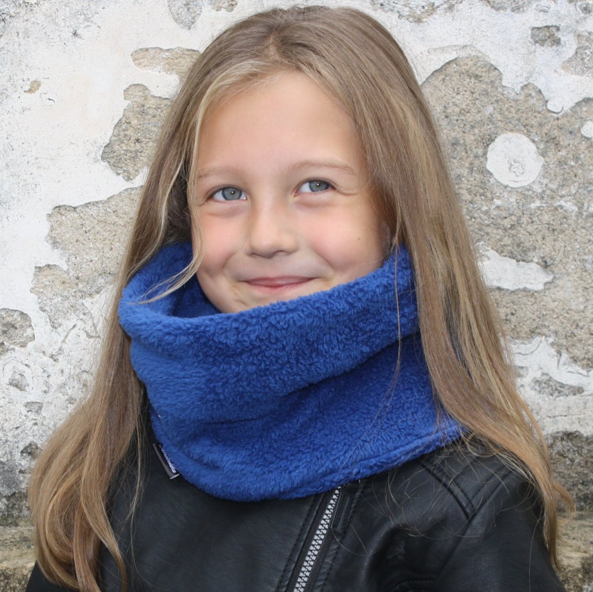 IHNED: PRO HOLKY Chlupaťoučký nákrčník NA MÍRU