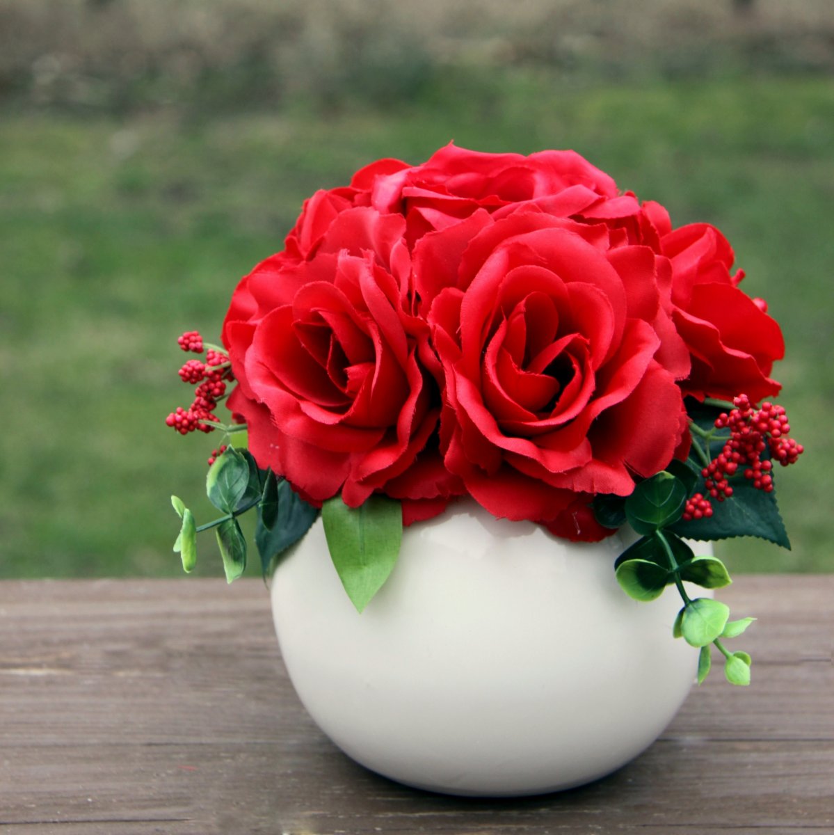 Děvče krev a mléko_kytice růží_dekorace na stůl