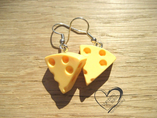 NÁUŠNICE - TVRDÝ SÝR