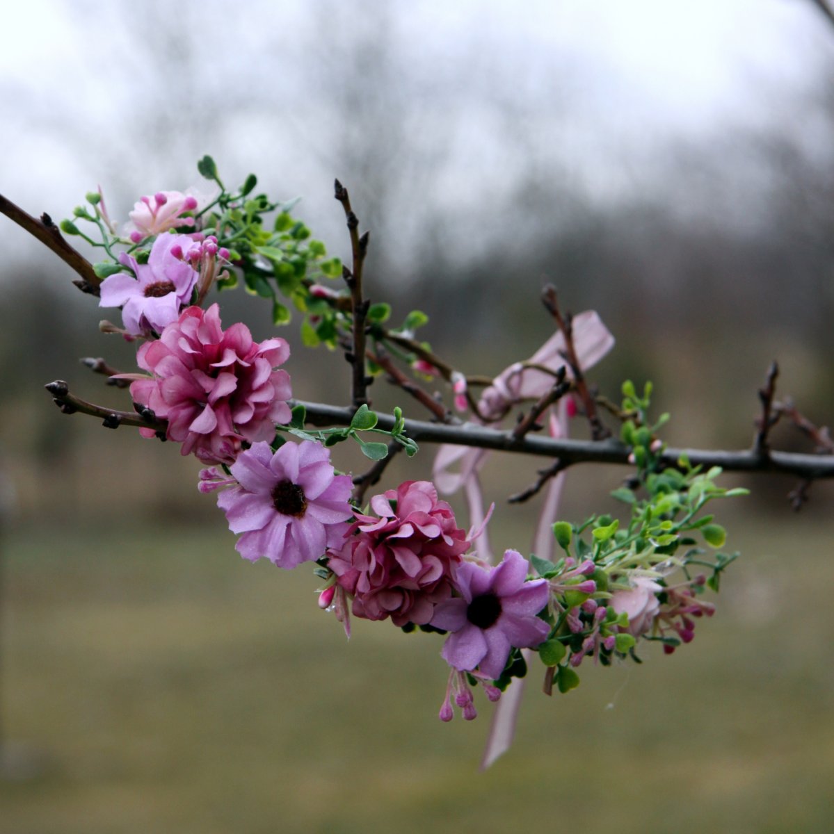 Květinový věneček do vlasů v šeříkových odstínech