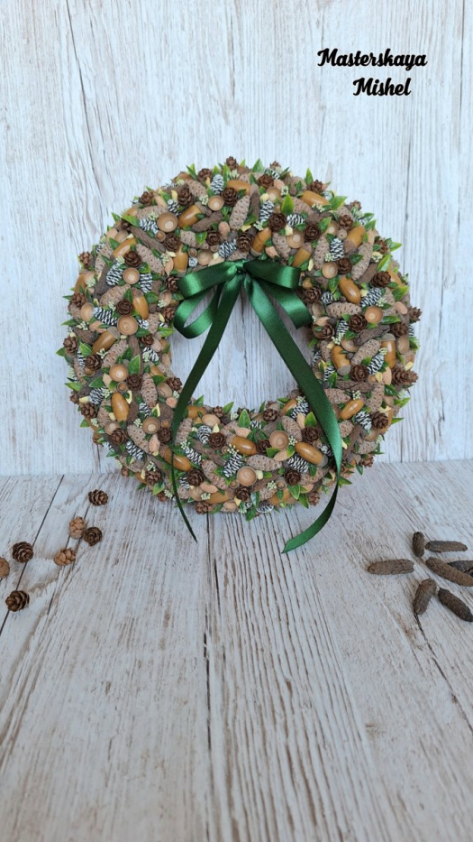 Vánoční věnec se zelenou mašlí 