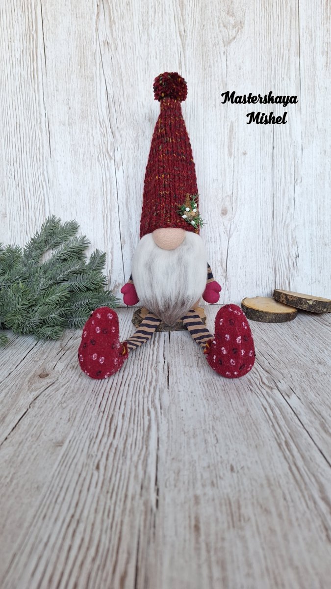 Skandinávský vánoční gnome s visicima nohama 