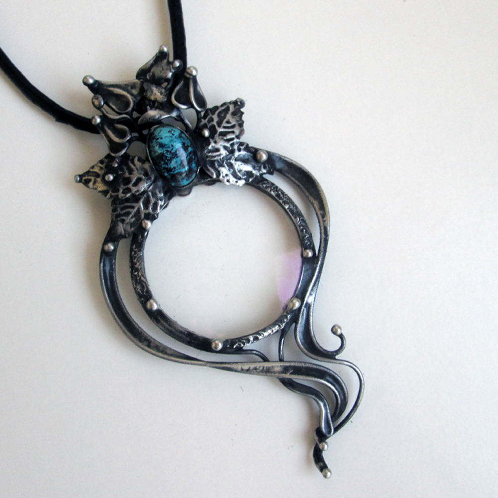 Optická čočka s chrysokolem