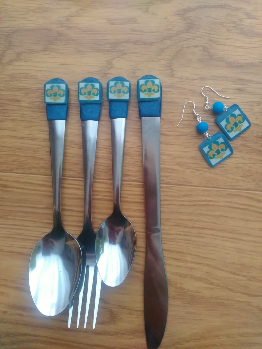 Příbor + náušnice na přání :)