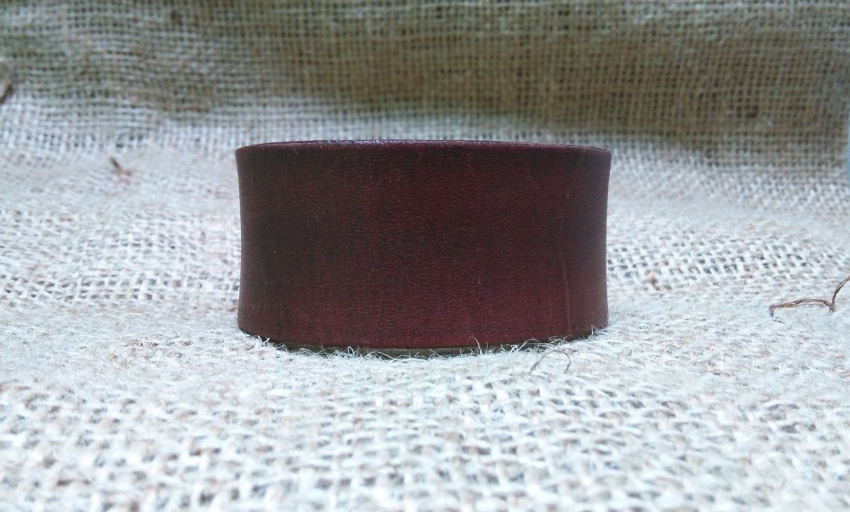 Kožené náramky, světlý ořech a oliva