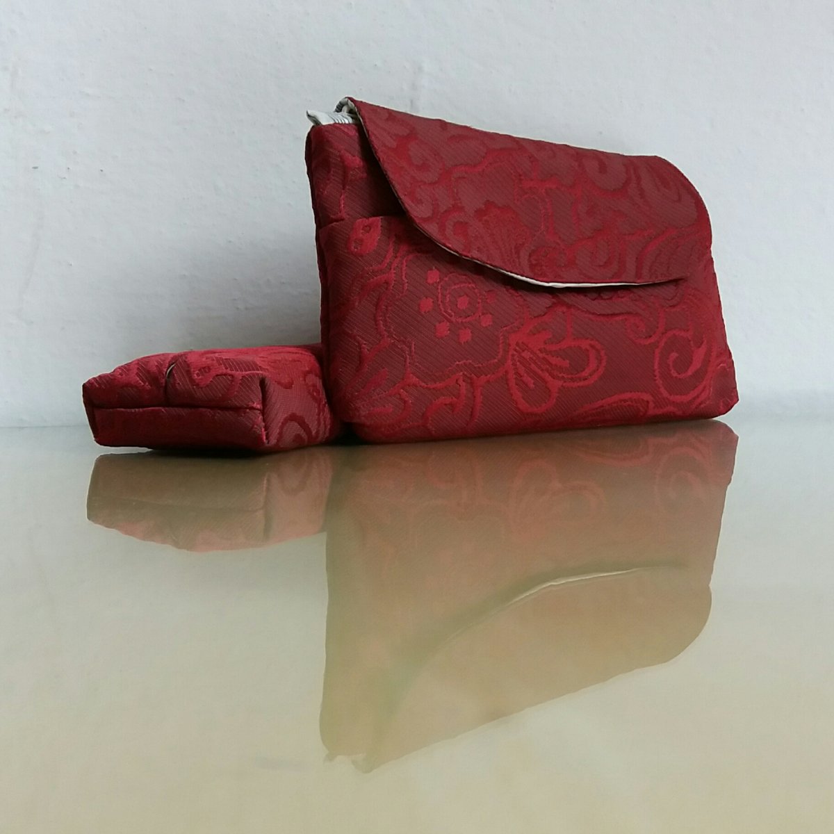 Taštička s kapesníkovníkem III.