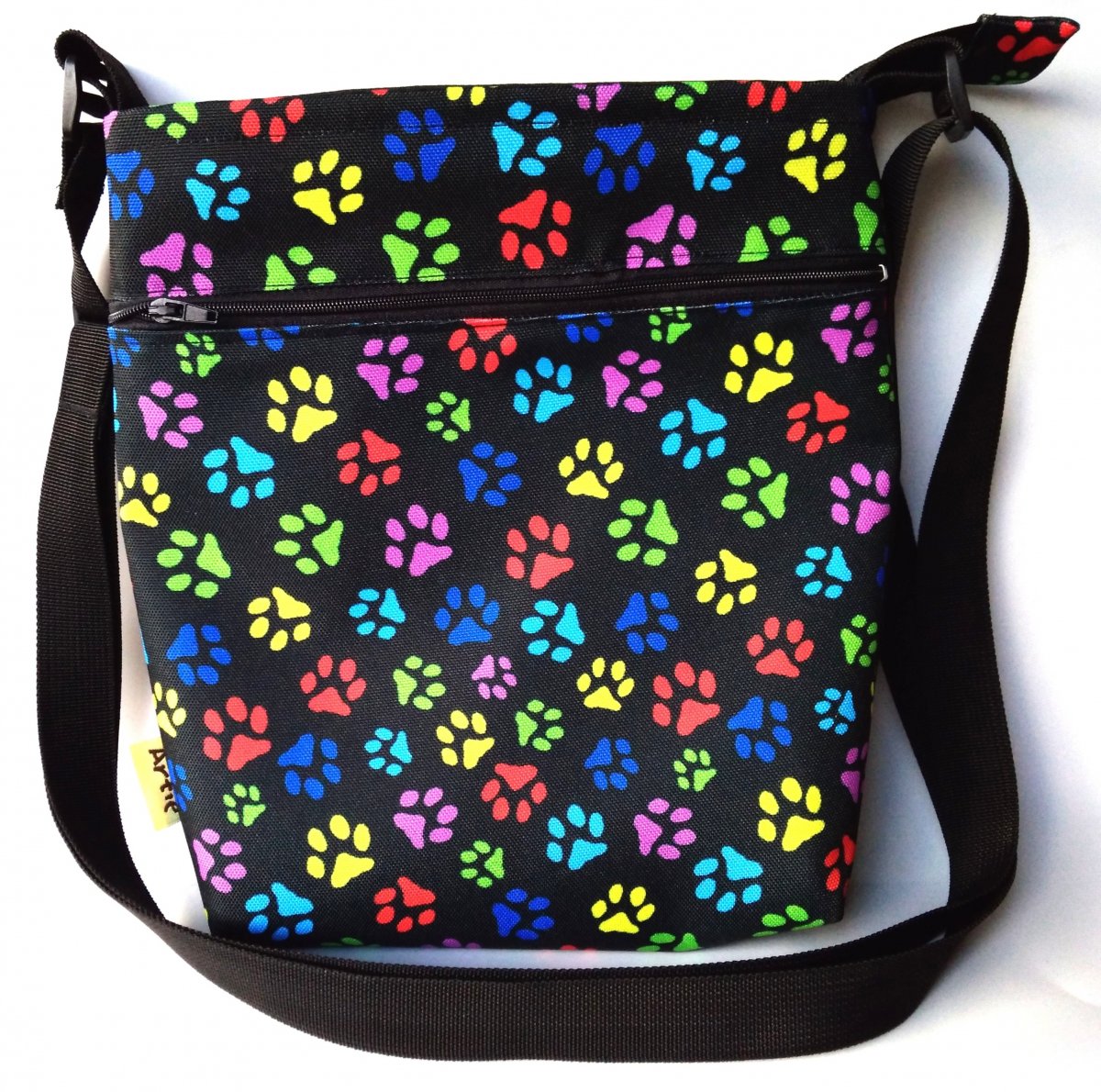 Kabelka - barevné tlapky 